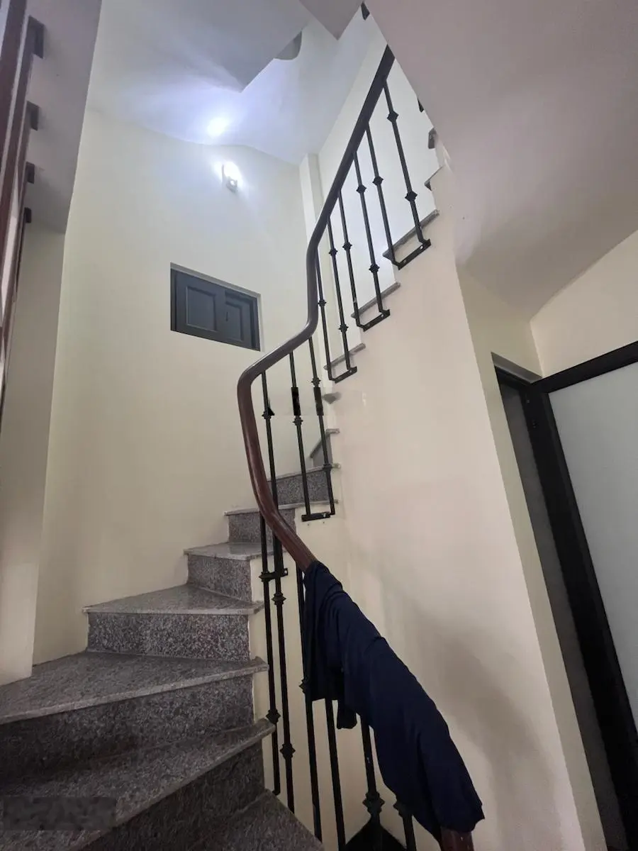 Chủ bán gấp nhà siêu hiếm Cầu Giấy 44m2 x 6 tầng thang máy cực víp xung quanh ngập tràn tiện ích