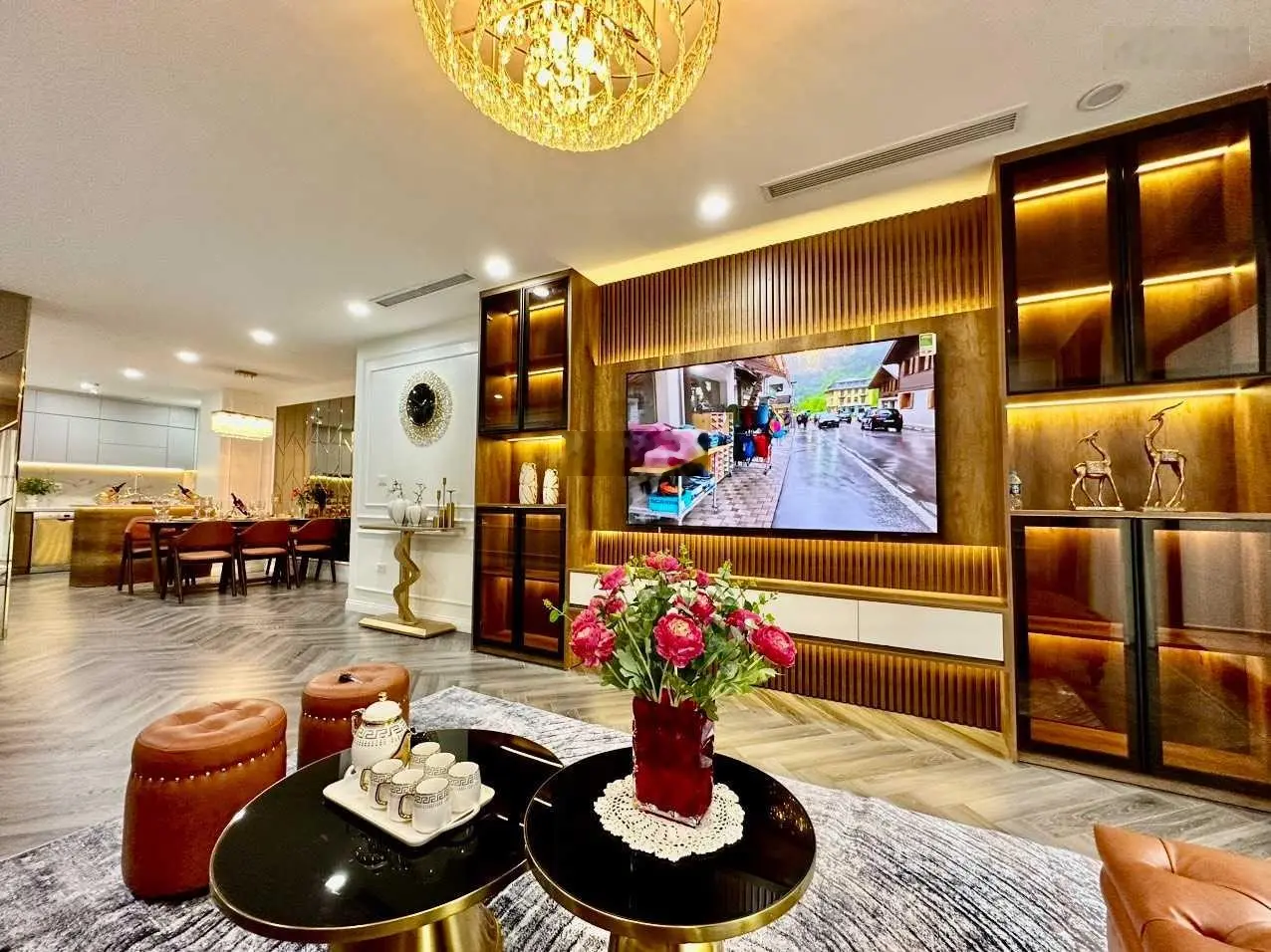 Chính chủ bán căn 3 phòng ngủ 122m2 tại Diamond Flower Tower full đồ, ban công Đông Nam sổ đỏ