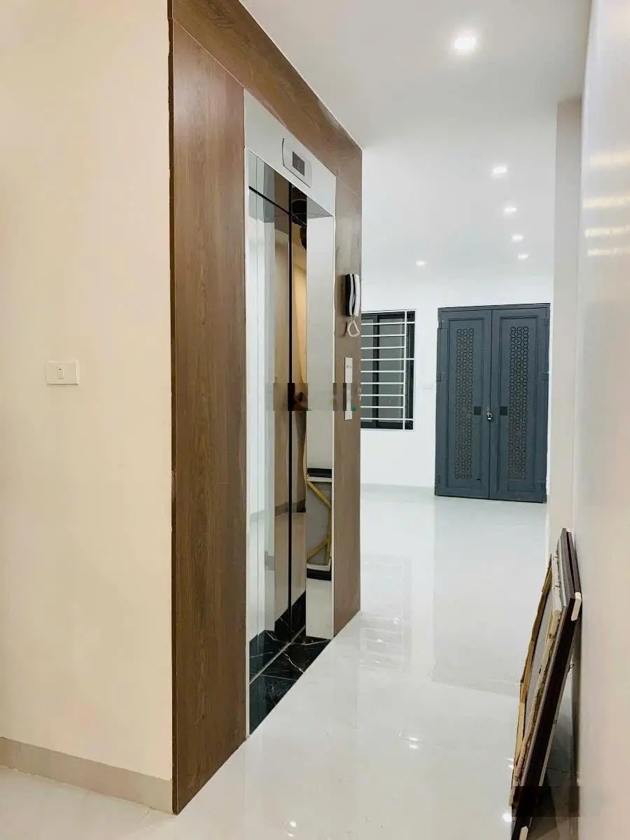 Bán nhà ngõ 97 Phố Văn Cao, Ba Đình 44m2*5T, thang máy, 2thoáng, 20m ra oto, giá 15tỷ.