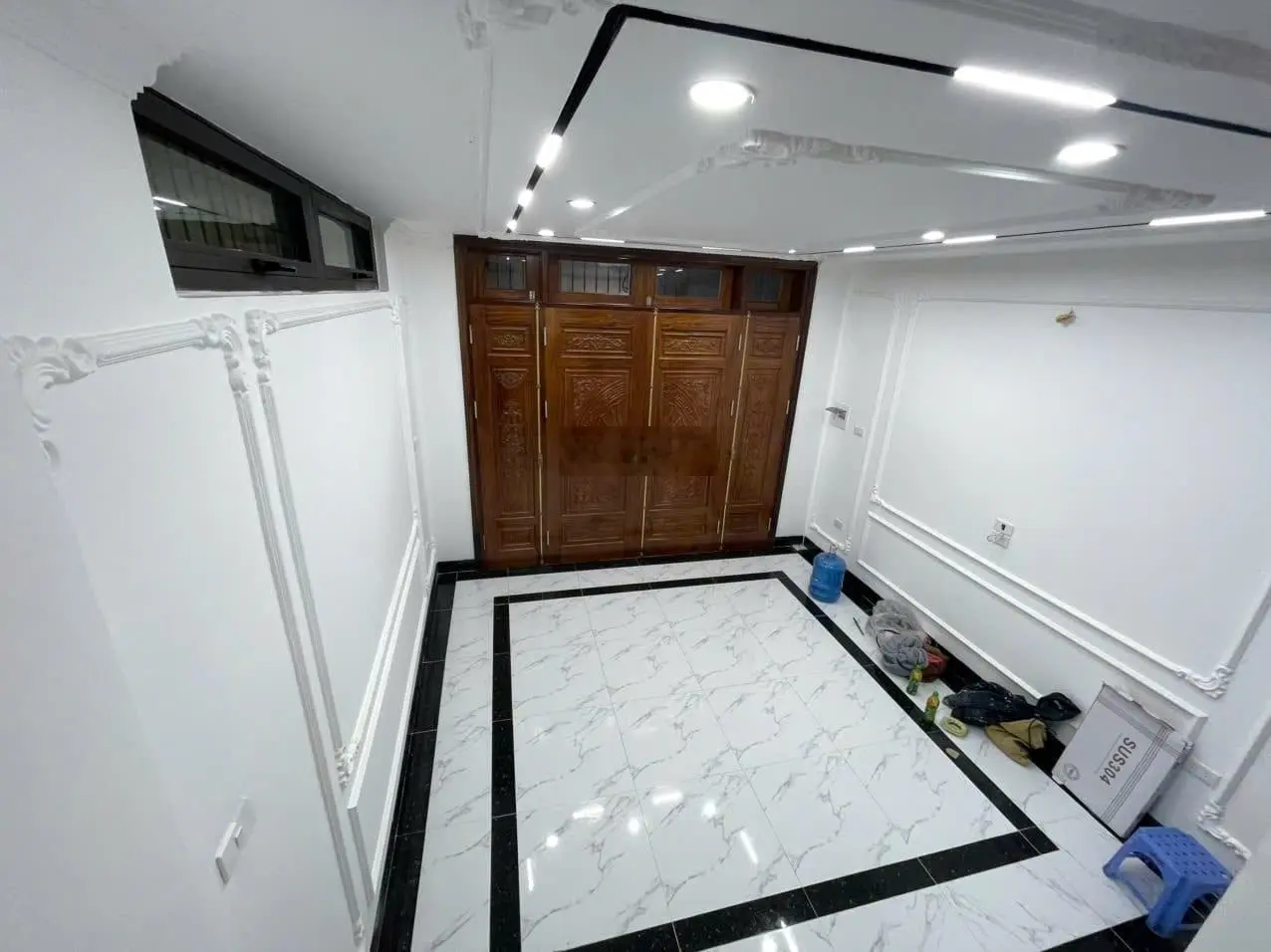 Bán nhà hoàng quốc việt - nhà mới, thang máy nhập khẩu, 50m ra ô tô - liên hệ: 0966 341 545