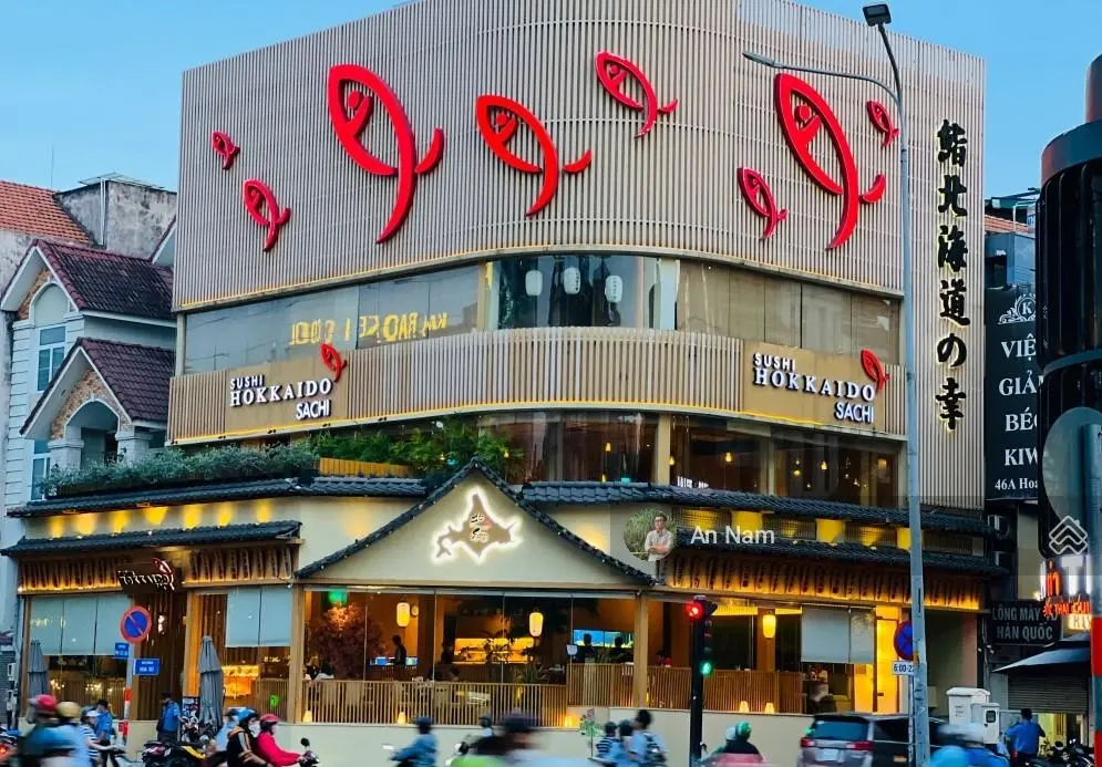 Bán building siêu hiếm Phan Đăng Lưu : (12.5m x17m) 4 tầng HĐT: 250tr/th giá đầu tư 35 tỷ