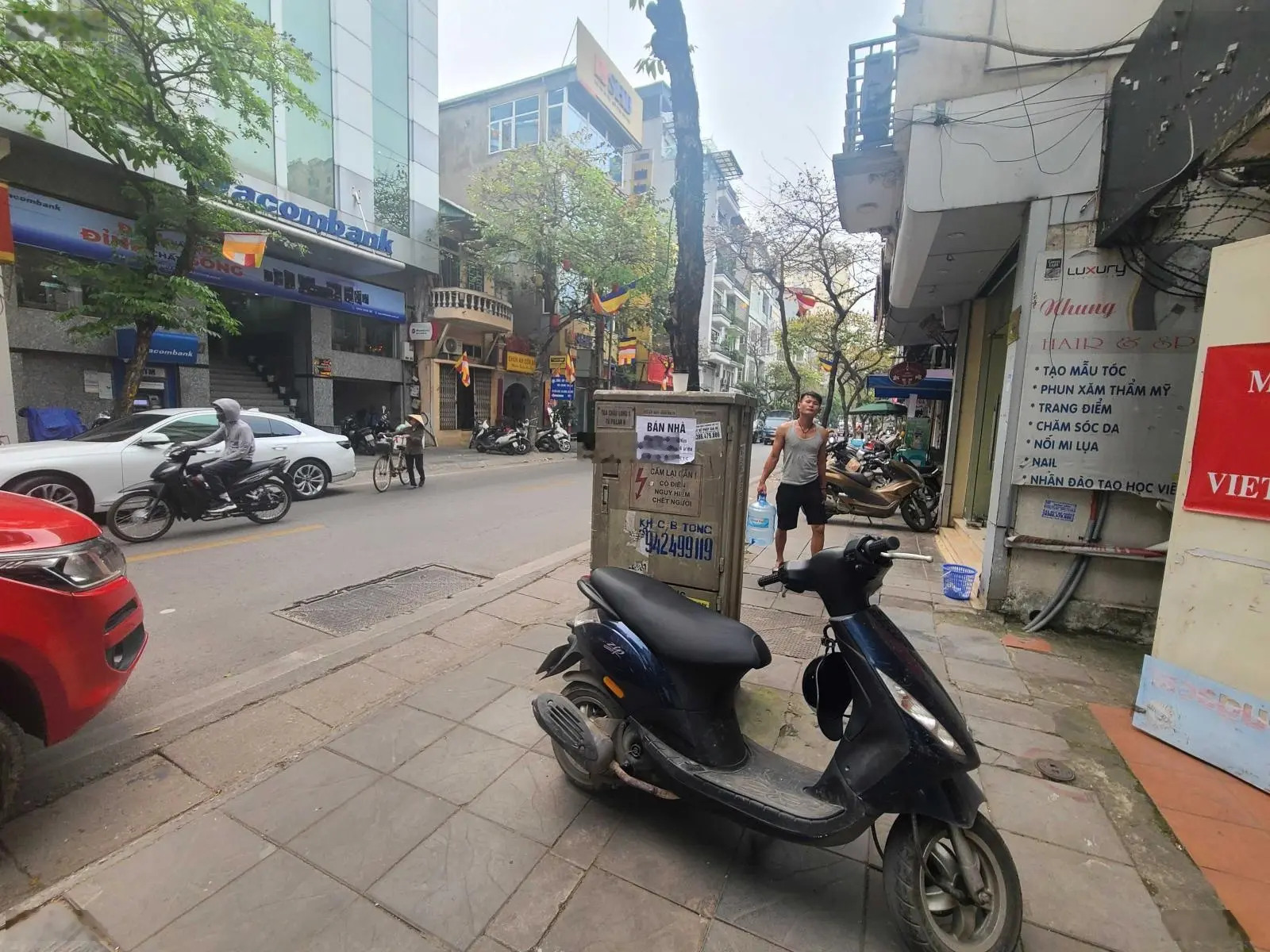 Cc bán nhà cũ mặt phố Cửa Bắc 308m2 mặt tiền 10m giá 140 tỷ sổ đỏ CC. LH 0944 587 ***