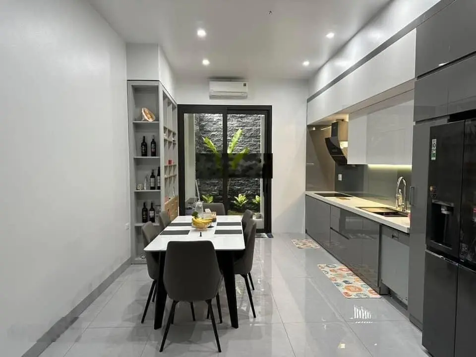 Cần bán gấp nhà Bạch Đằng, P2, Tân Bình. Giá 2,62 tỷ. SHR, pháp lí chuẩn