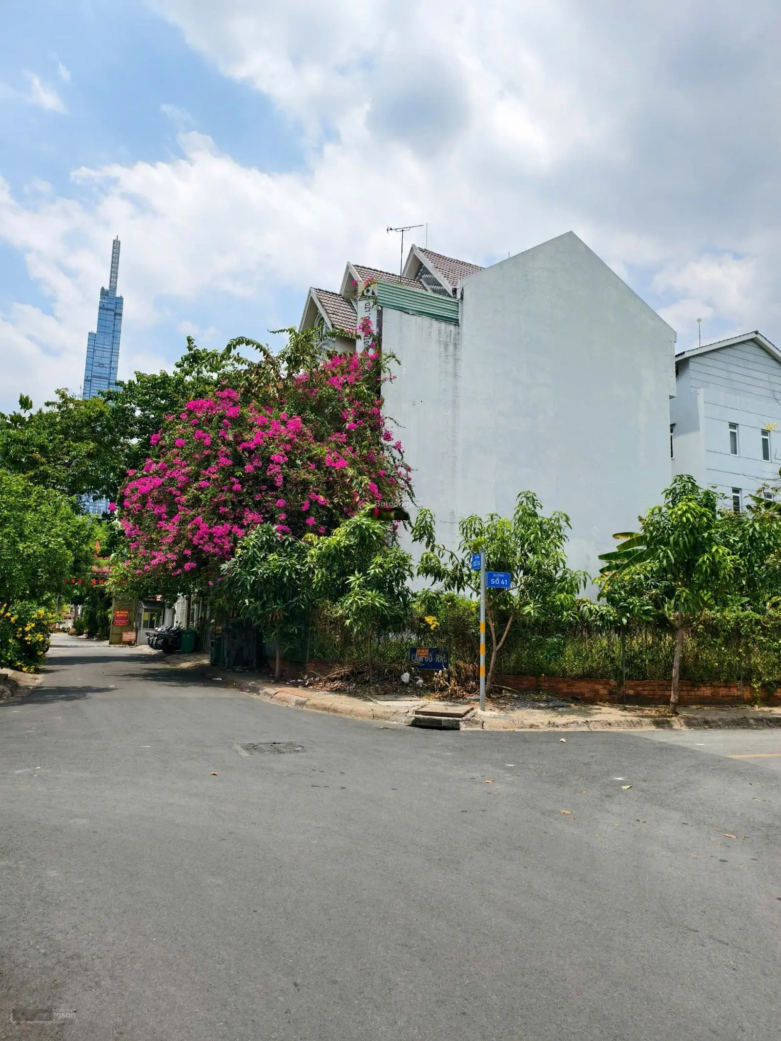 Ngộp Bank bán gấp nhà khu compound ven sông Sài Gòn, DT 9m x19,5m, hầm 4 tầng giá bán nhanh 33 tỷ