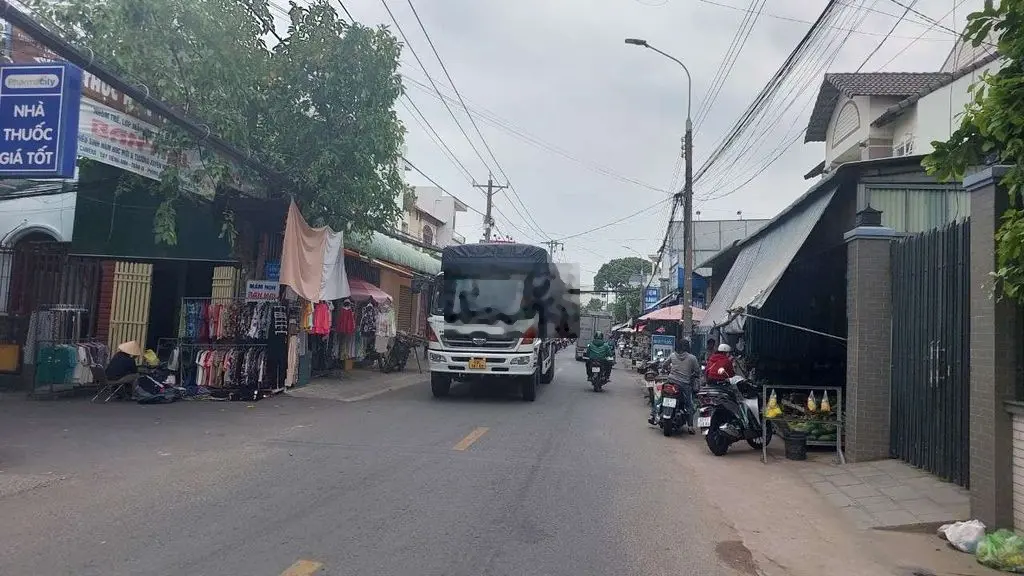 Bán nhà Gần Lý Văn Sâm Tam Hiệp.Diện tích 126. nhà cấp 4 . Đường 7 chỗ