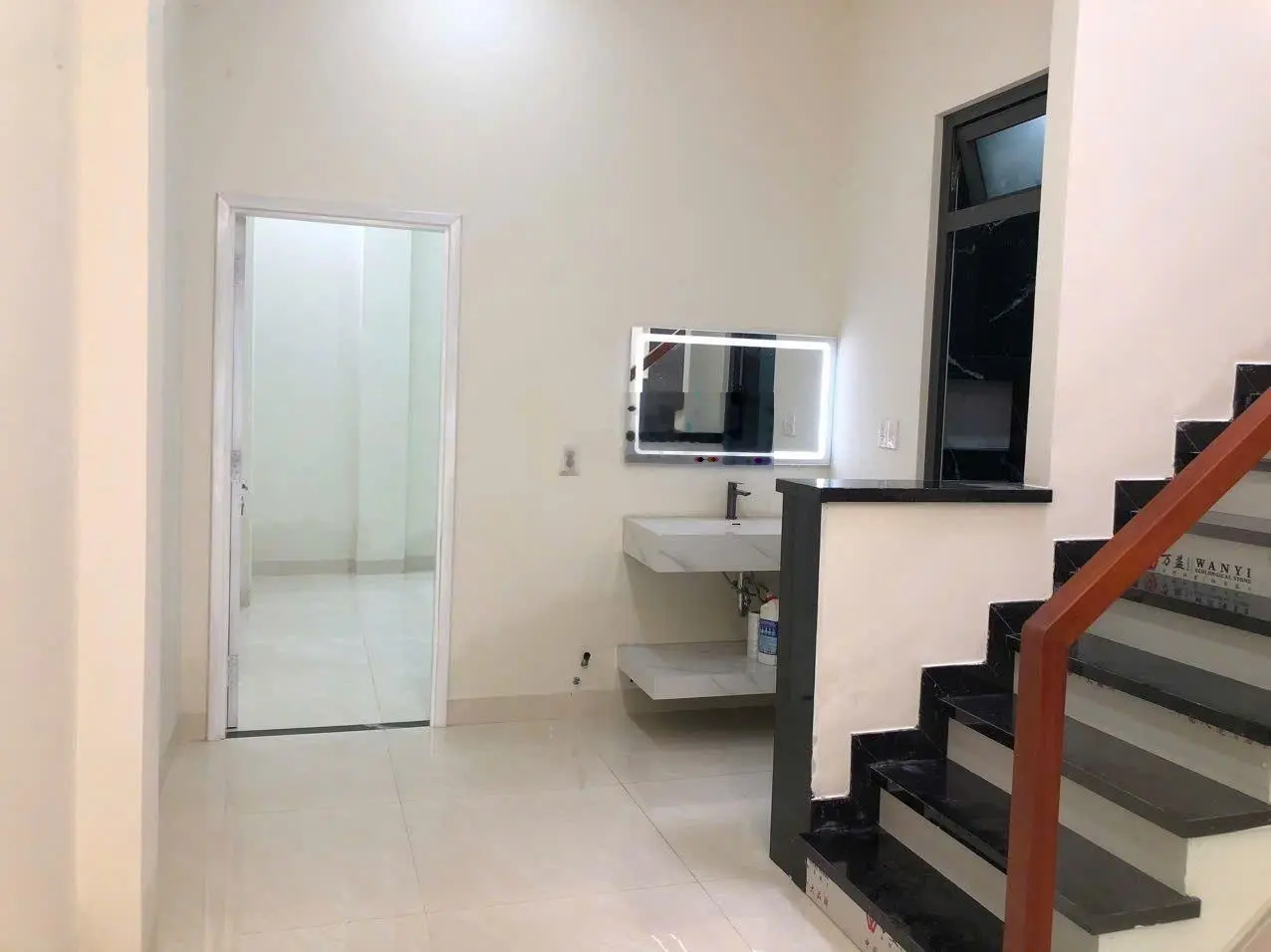 Nhà bán ngang 5 hiếm. nhà mới đường 7m thông xe tải tránh nhau. giá mềm