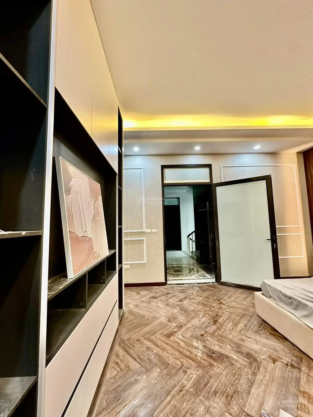 CHÍNH CHỦ BÁN NHÀ NGUYỄN VĂN CỪ - LONG BIÊN - PHÂN LÔ -GARA ÔTÔ - THANH MÁY- 135M*5T*MT8M*20 TỶ XÍU