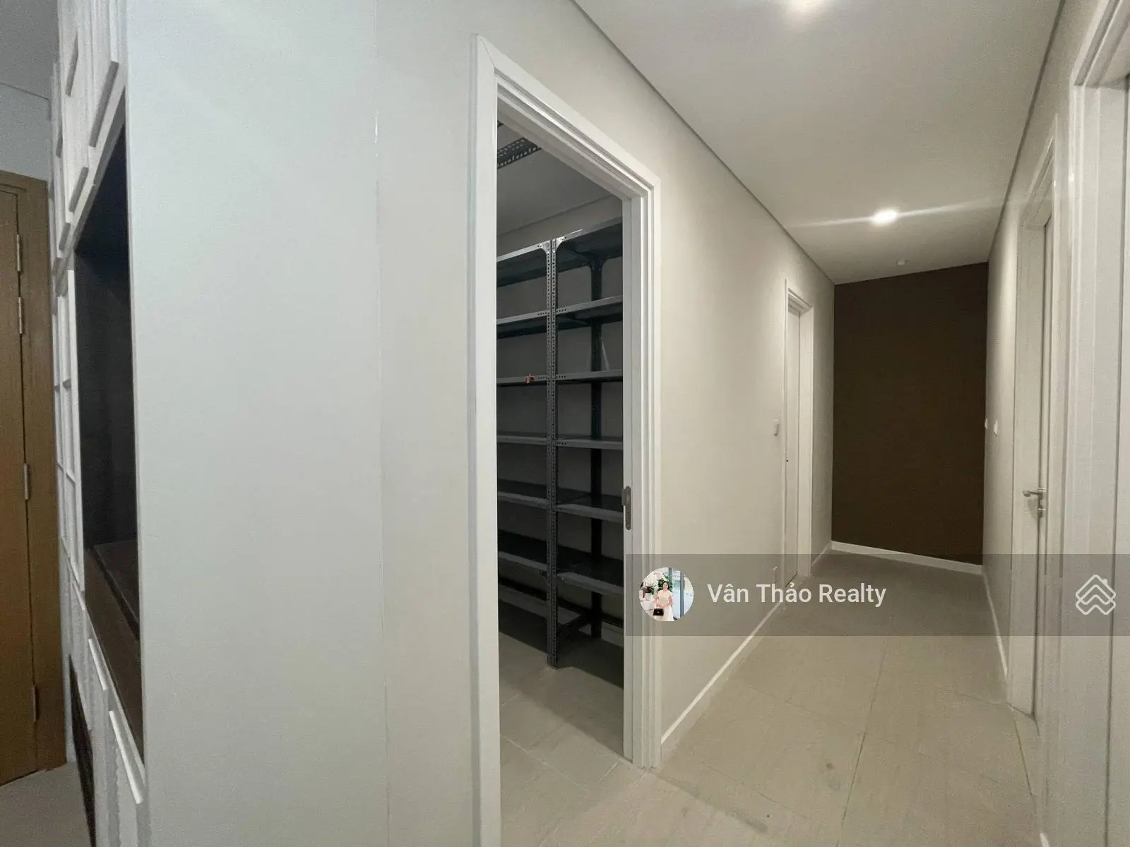 (Diện tích lớn 137m2) Căn hộ 3PN góc - Full kính 2 mặt - Nội thất cơ bản - Đảo Kim Cương Quận 2