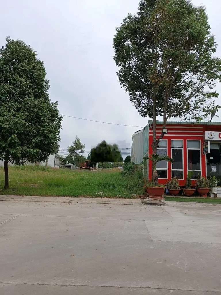bán lô đất sát trung tâm thương mại,kế KCN Becamex chỉ 815tr,sổ riêng.