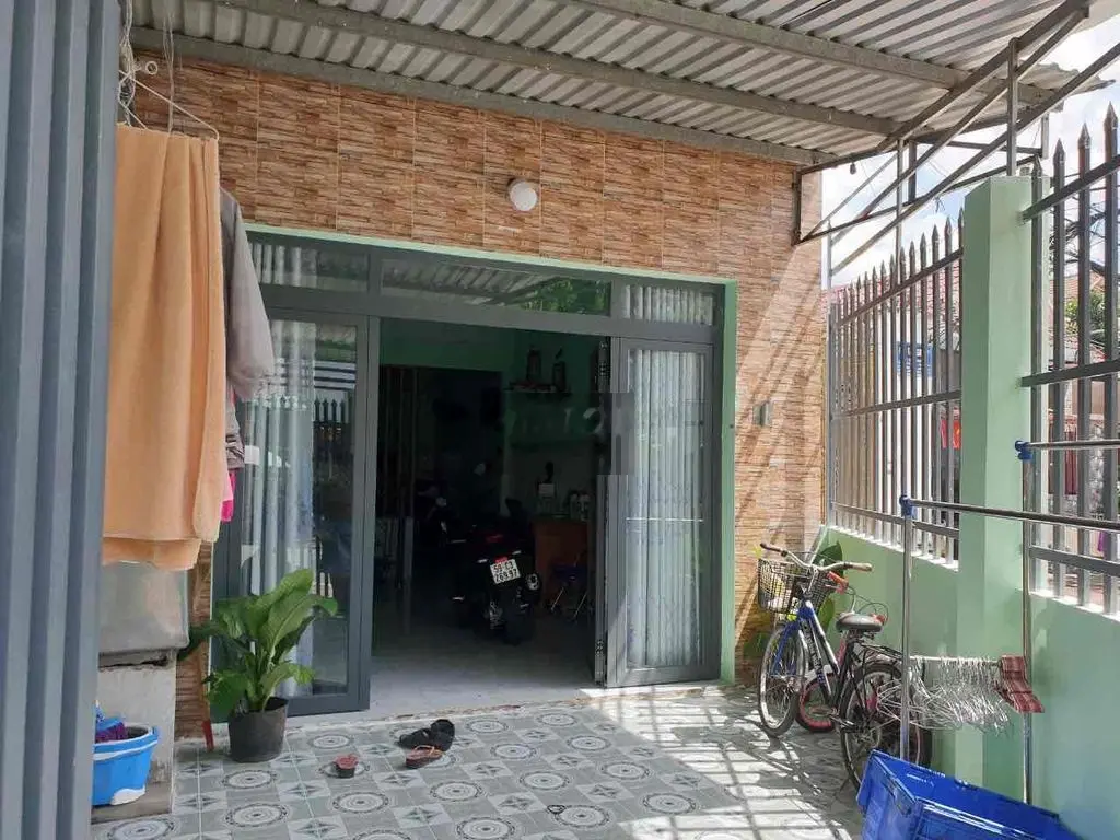 Nhà mặt tiền Trung Lân 4 sau Chợ- Nhà Thờ Bà Điểm, Hóc Môn