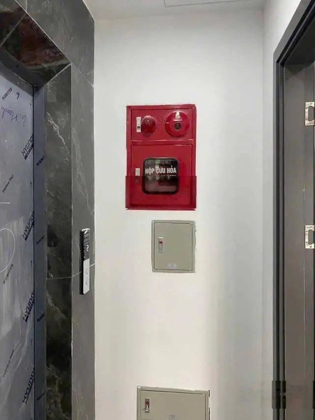 Bán nhà phố Khương Đình. Ôtô đỗ cửa. Kinh doanh được. Lô góc. DT: 40m2/6tầng. Có thang máy. 9,15 tỷ
