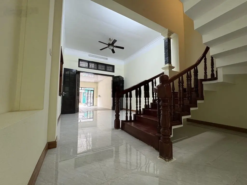Hiếm mặt phố, kinh doanh bất chấp, Đại Mạch, Đông Anh DT 100m2 nhà 3 tầng sẵn ở và kinh doanh