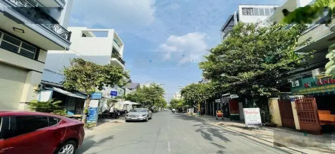 Hàng ngộp sâu! Nên cắt lỗ lô đất 126m2 - giá 1tỷ8, sổ sẵn, Ngay Chu Văn An - TT thị trấn - SHR