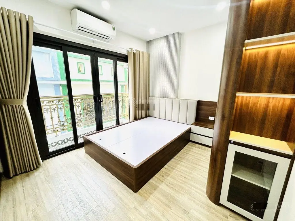 Bán nhà Thịnh Liệt, Hoàng Mai, ô tô vào nhà, sẵn thang máy, 44m2, giá tốt 12.8 tỷ