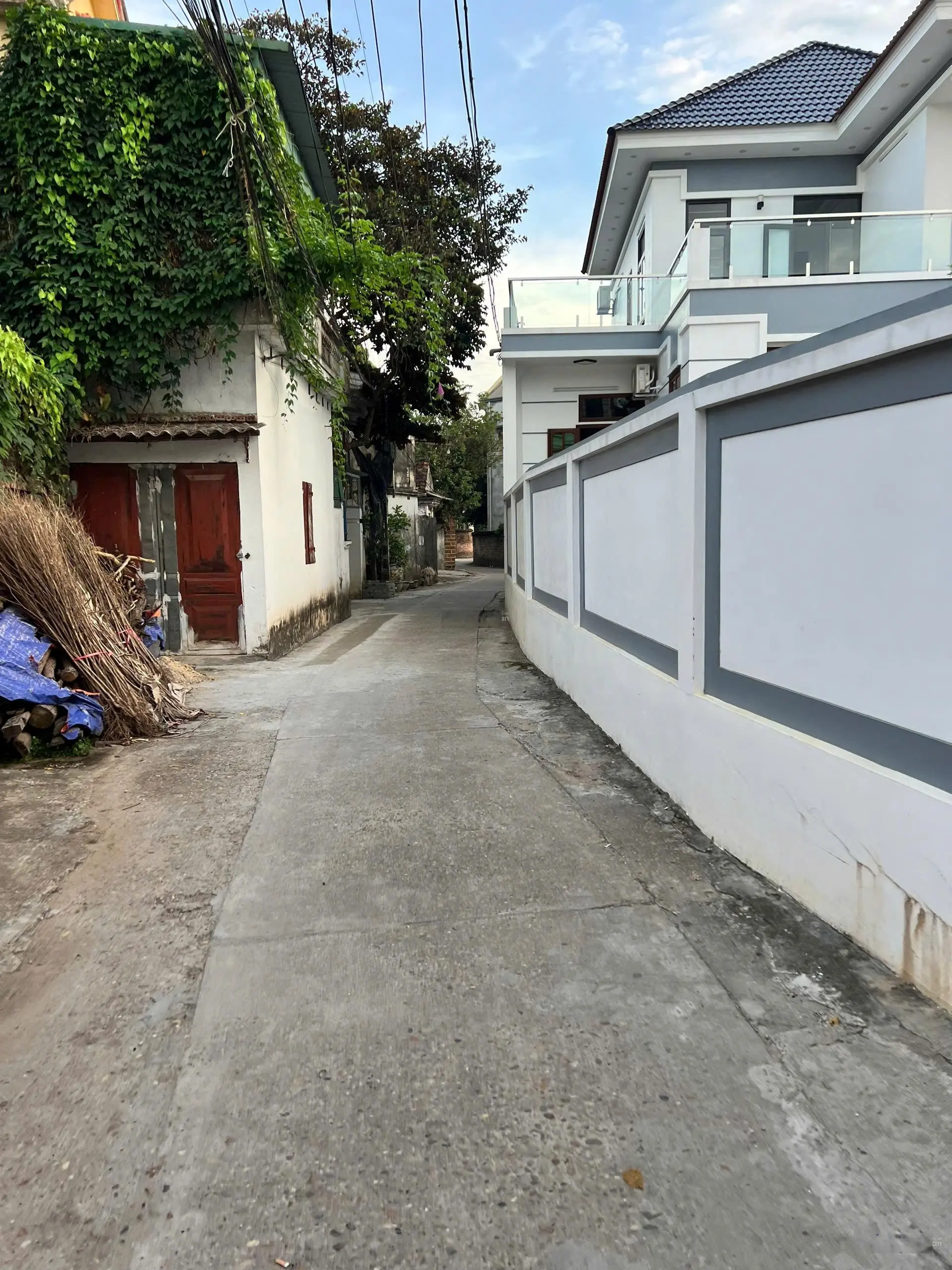 Bán đất tại Thị trấn Phúc Thọ, Hà Nội. Diện tích 46m2, mặt tiền 4m. Lh Phạm Tuấn 0913 819 ***