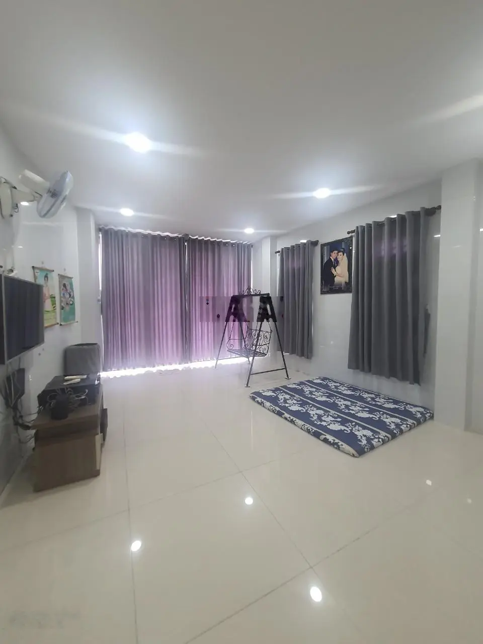 Cần bán gấp nhà mặt tiền đường Calmette phường Nguyễn Thái Bình quận 1 diện tích 4x18m