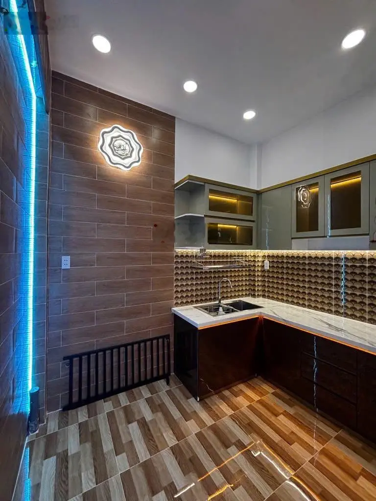 Nhà mới đẹp lung linh - Chiến Lược - 2 tầng - xe hơi đỗ cửa - 30m2 - DT sàn 120m2 - 3.75 tỷ
