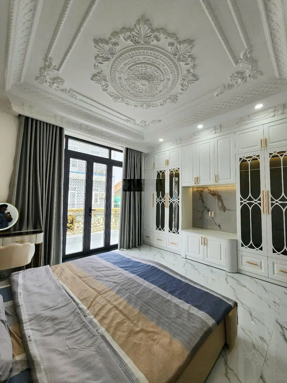 Bán nhà mới xây - tân cổ điển - xe hơi - Huỳnh Tấn Phát - thị trấn Nhà Bè