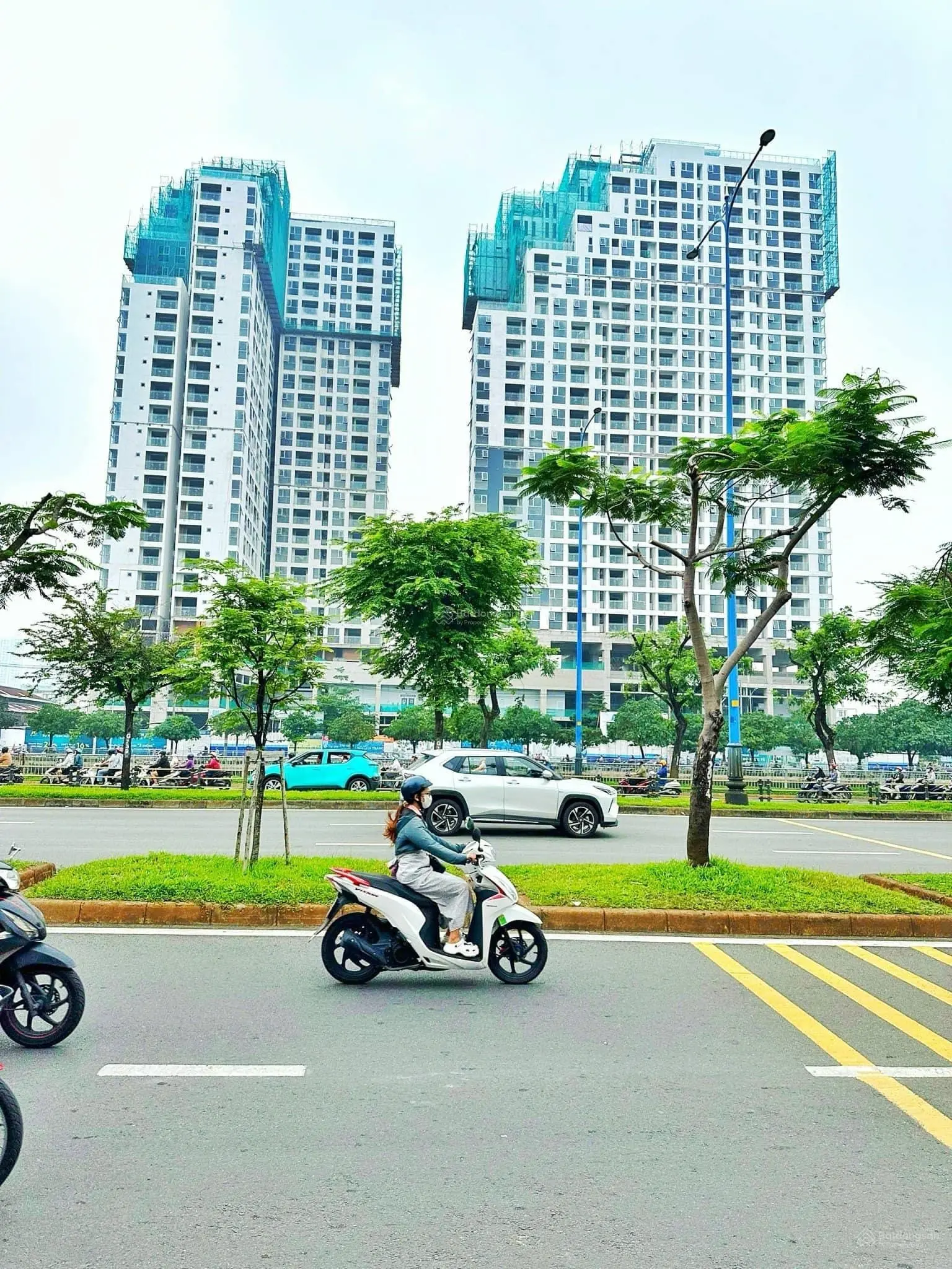 Bán Căn Góc 3PN Cực Hiếm, View Bến Bình Đông & Hồ Bơi, Có Hỗ trợ vay, Giá 4,6 tỷ thương lượng