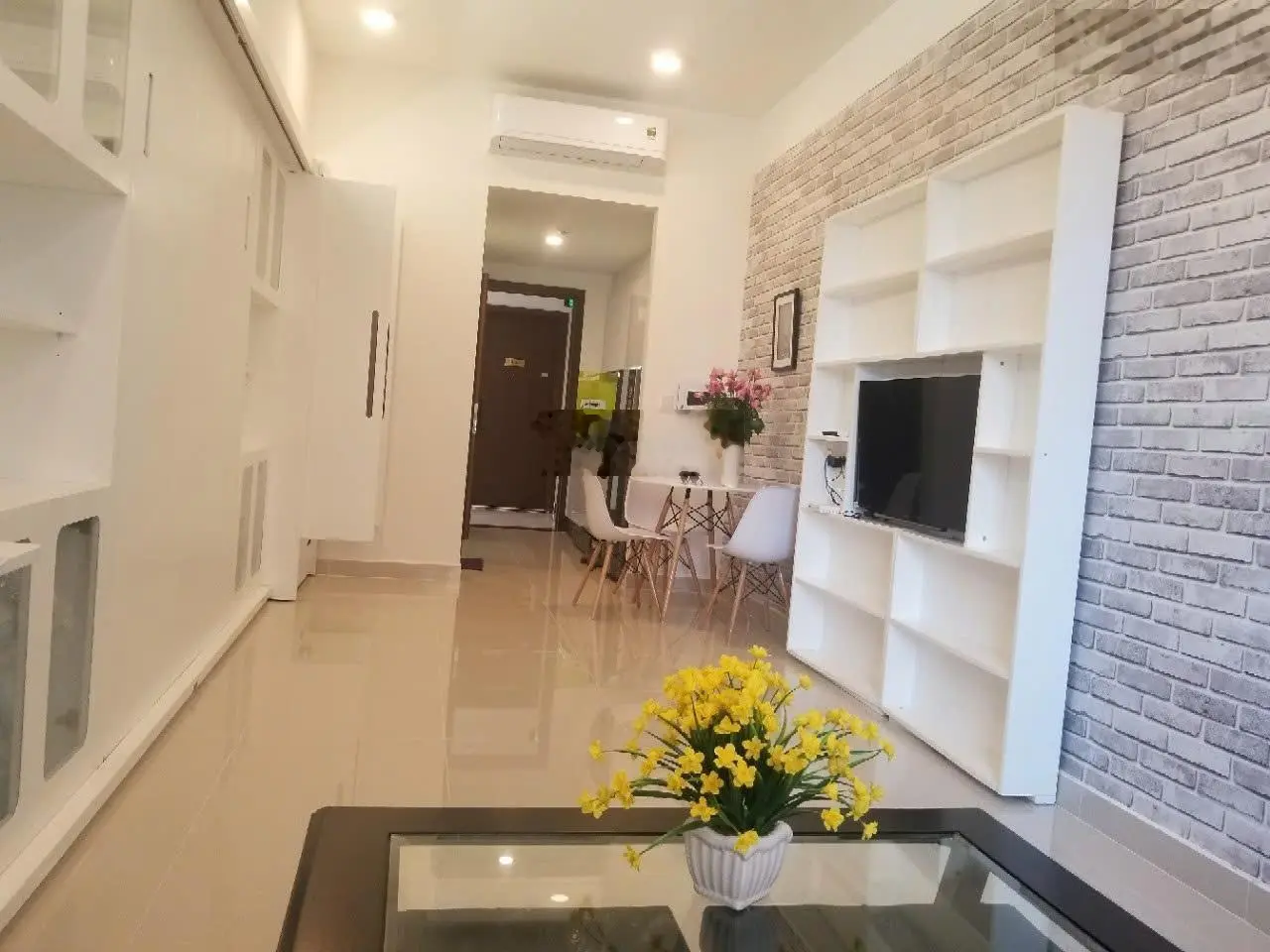 Cần bán studio 34m2 The Tresor quận 4 giá tốt nhất. LH: 0909 024 ***