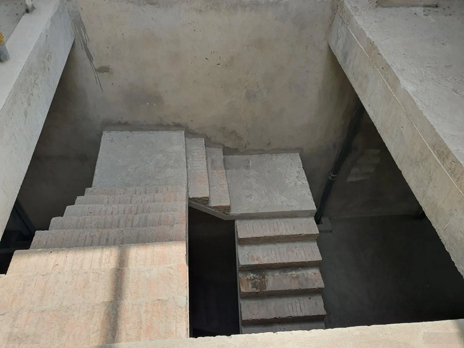 Bán nhà biệt thự Phố Đông Village, DT 9,5x20m, hướng Đông Nam, trệt + 2 lầu, sổ hồng