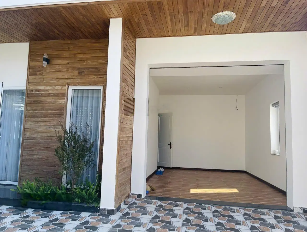 Bán Villa Nam Hồ thiết kế hiện đại 200m2, nội thất cao cấp giá 11 tỷ thương lượng