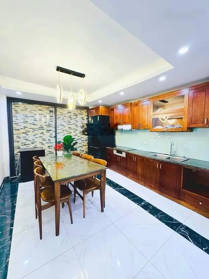 Nhỉnh 8tỷ có nhà phân lô Cầu Giấy ô tô đỗ của kinh doanh siêu đỉnh DT 40m2, 5tầng, 0945 453 ***