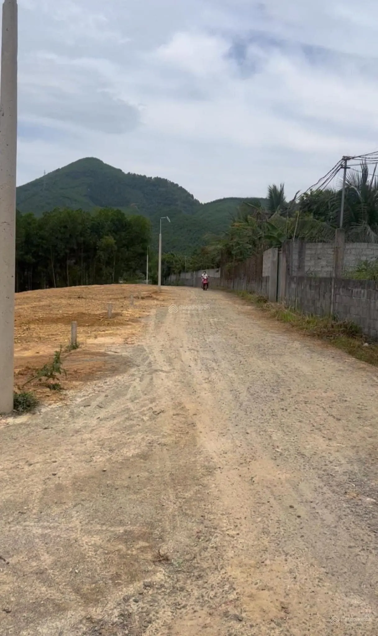 Chào bán lô 120m2 trung tâm Thôn Xuân Phú, Xã Hòa Sơn, đường oto tân nơi, giá thương lượng