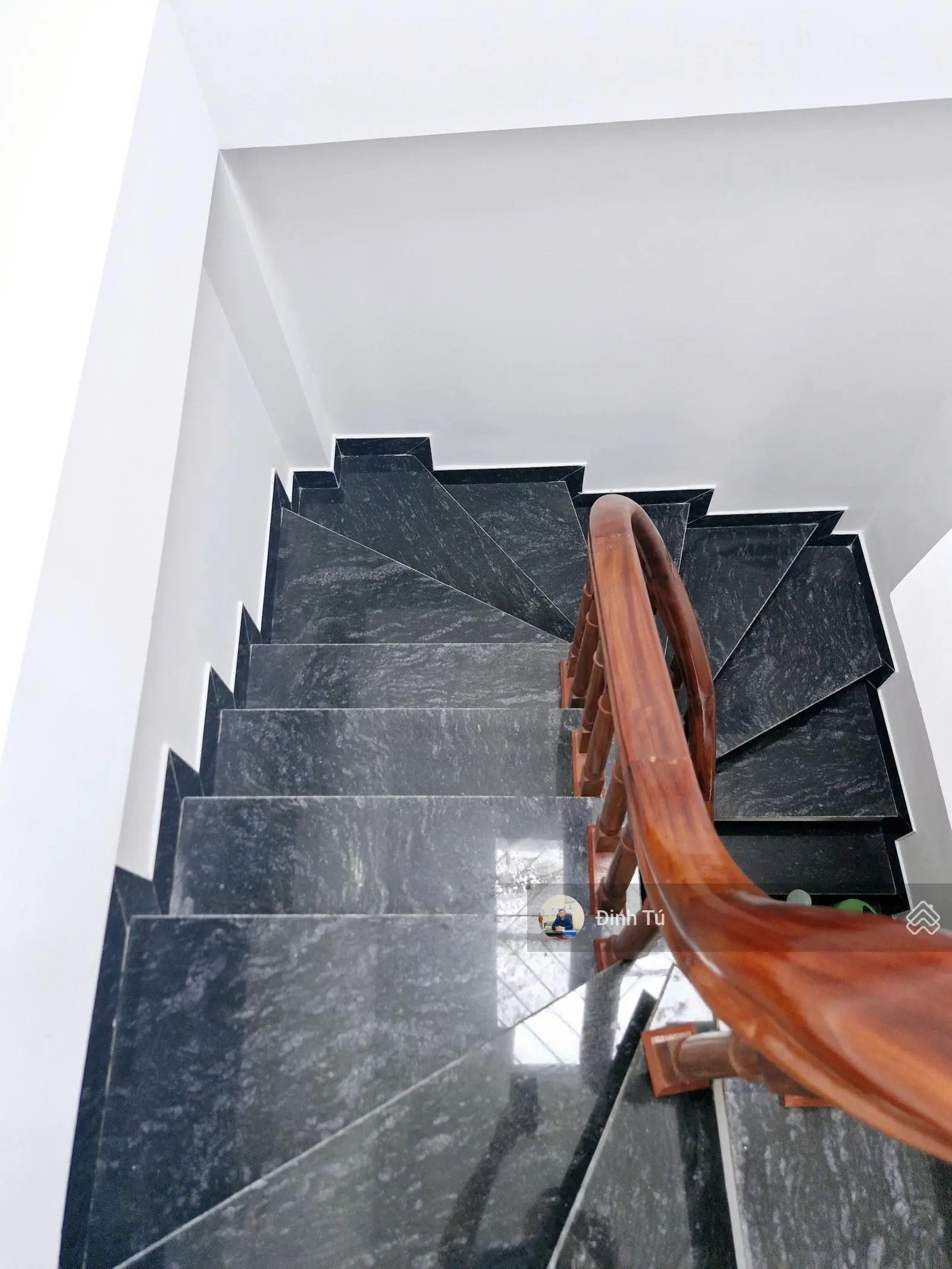 Chính chủ gửi bán nhanh nhà La Khê - Hà Đông, xây mới lô góc, ô tô đỗ cửa, KD, 30m2 x5T chỉ 7.69 tỷ