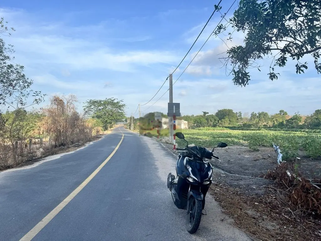 BÁN ĐẤT LONG MỸ GẦN BIỂN - GẦN 1 SÀO 5, NGANG 16M MT NHỰA GIÁ 4 TỶ 4