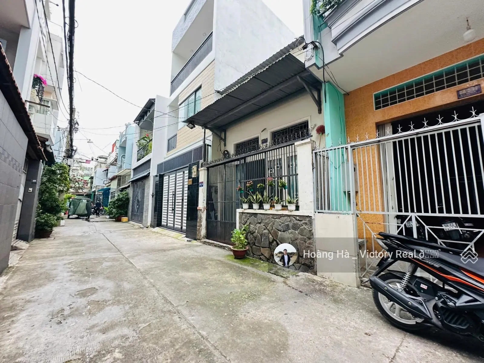 Bán nhà 3 tầng mới, đẹp HXH Đồng Đen, P14, TB, (4.4 x 10.5m) - 43m2, giá chỉ 7.2 tỷ TL
