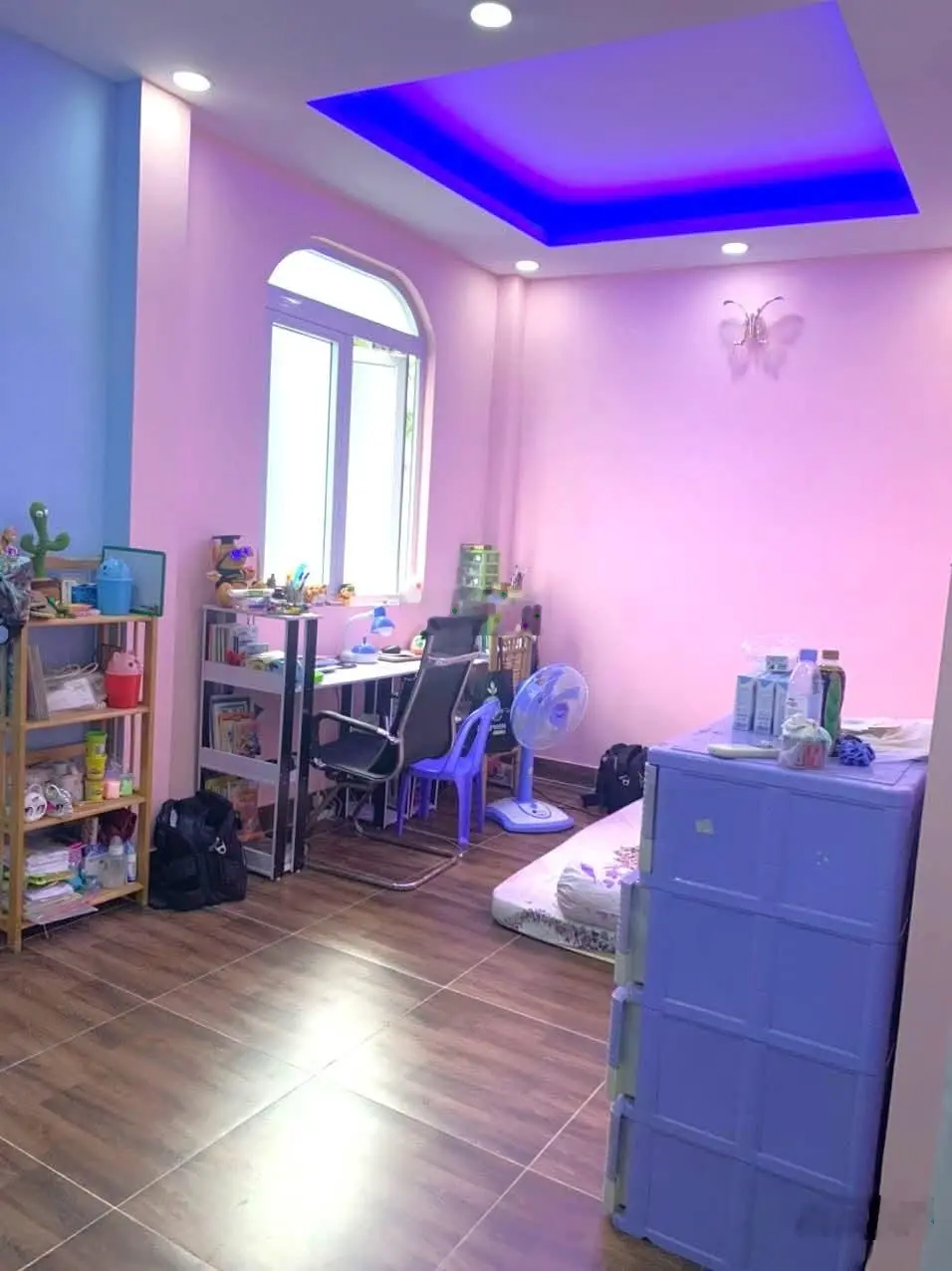 Nhà 30,7 m2 (ngang 6,6 m), 4 tầng 3pn, gần ra mặt tiền Hoàng Sa Q1. 6,9 tỷ