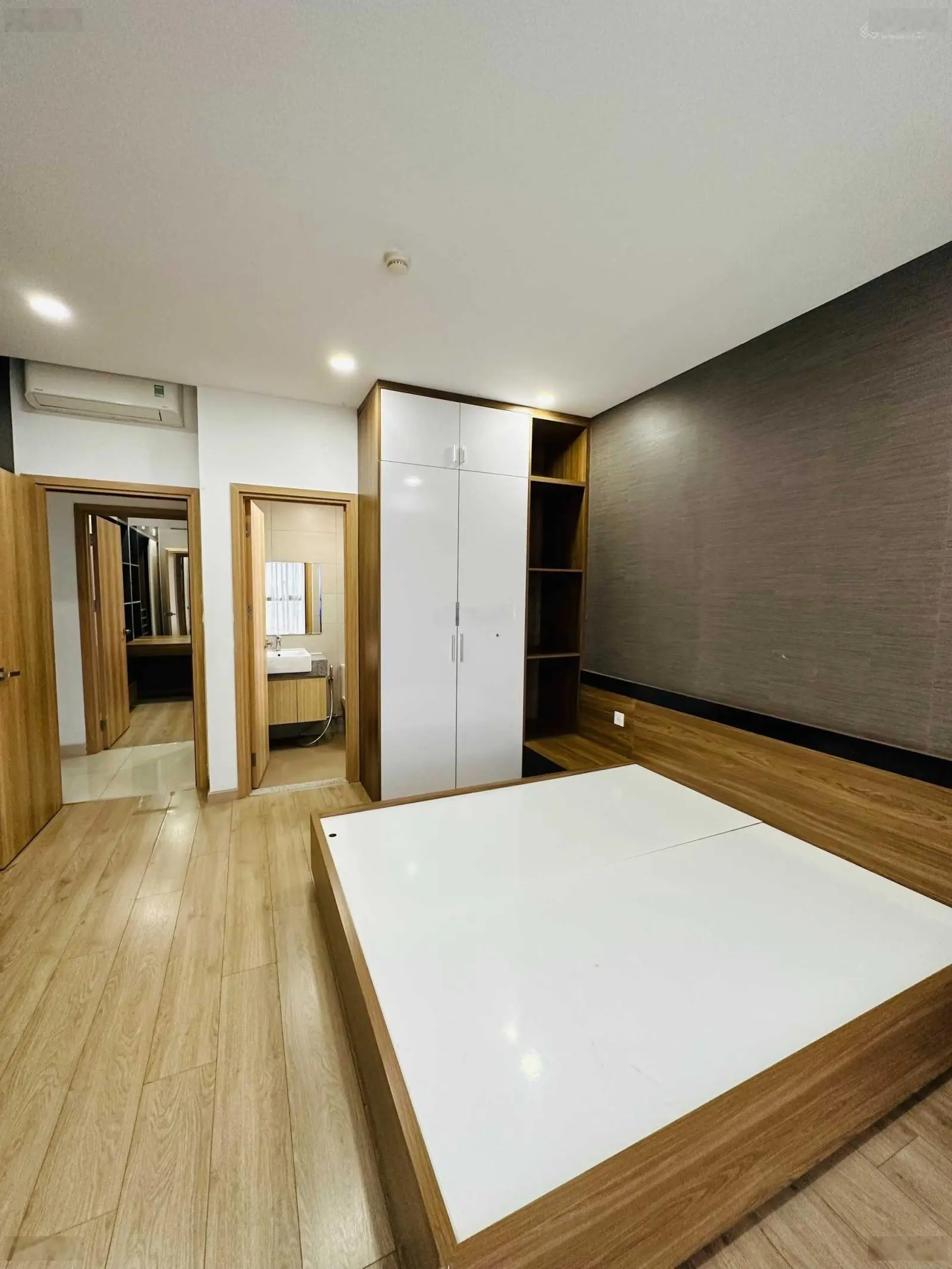 Không có nhu cầu sử dụng bán gấp căn Emerald 3PN - 2WC 104m2, nhà mới, view nội khu