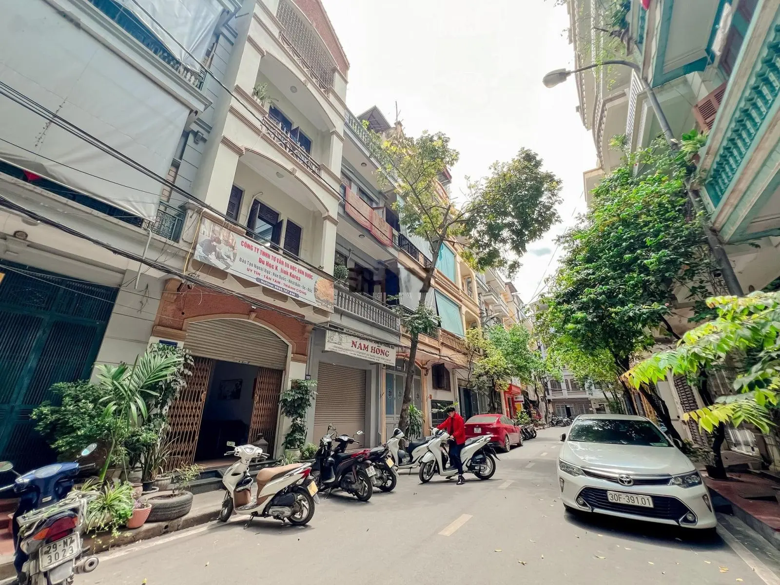 Đẹp hiếm thấy! Bán nhà Trung Kính, phân lô, ô tô tránh, 2 thoáng, nội thất 3 tỷ, dân xây, 78m2, 6T