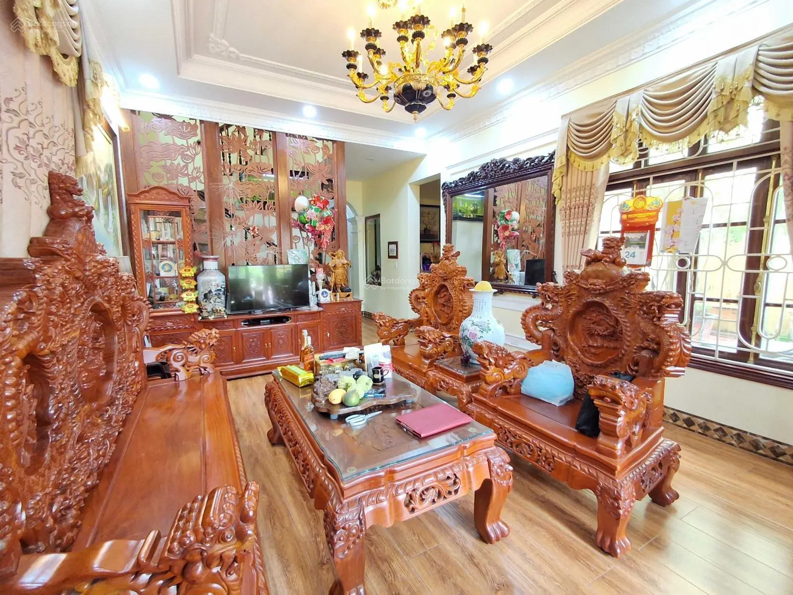 Cần bán nhanh biệt thự sân vườn tại Cổ Linh, Long Biên. Ô tô tránh, kinh doanh. DT 327m x10m. 42 tỷ