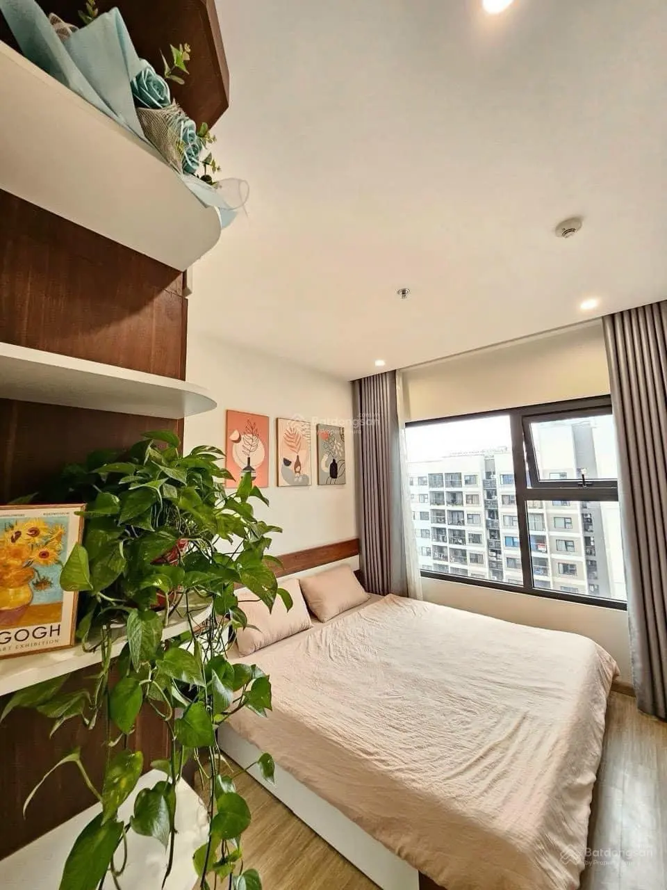 ( giá thật) cần bán gấp căn hộ 70m2- 2 ngủ tầng trung, hướng mát tại central field trung kính,