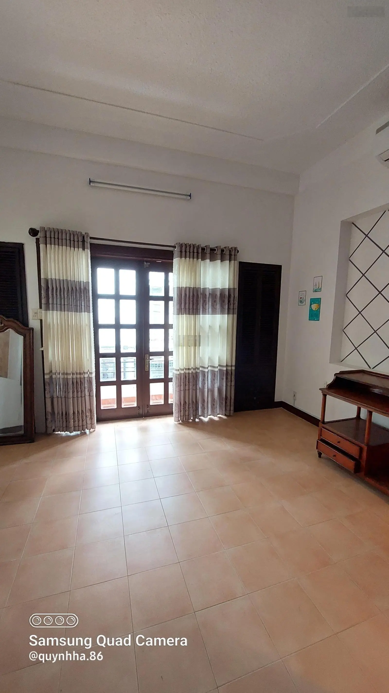 Nhà 3 tầng góc 2 mặt tiền sát biển Phạm Văn Đồng, Dt 73 m2 ngang 5m hướng Đông, đường oto thông 5m