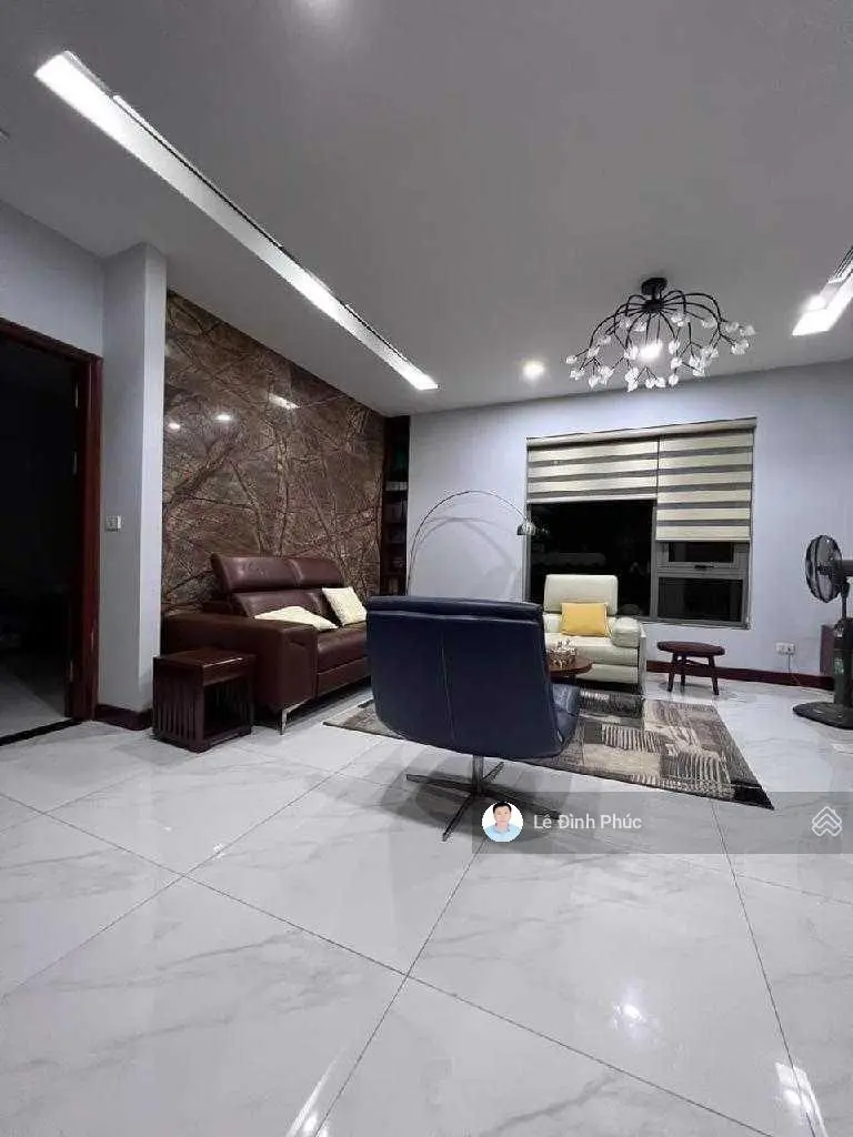Biệt thự liền kề, lô góc, 150m2x4T, mặt tiền 10m, vỉa hè, 3 ô tô tránh, 3 bước ra hồ, 28 tỷ