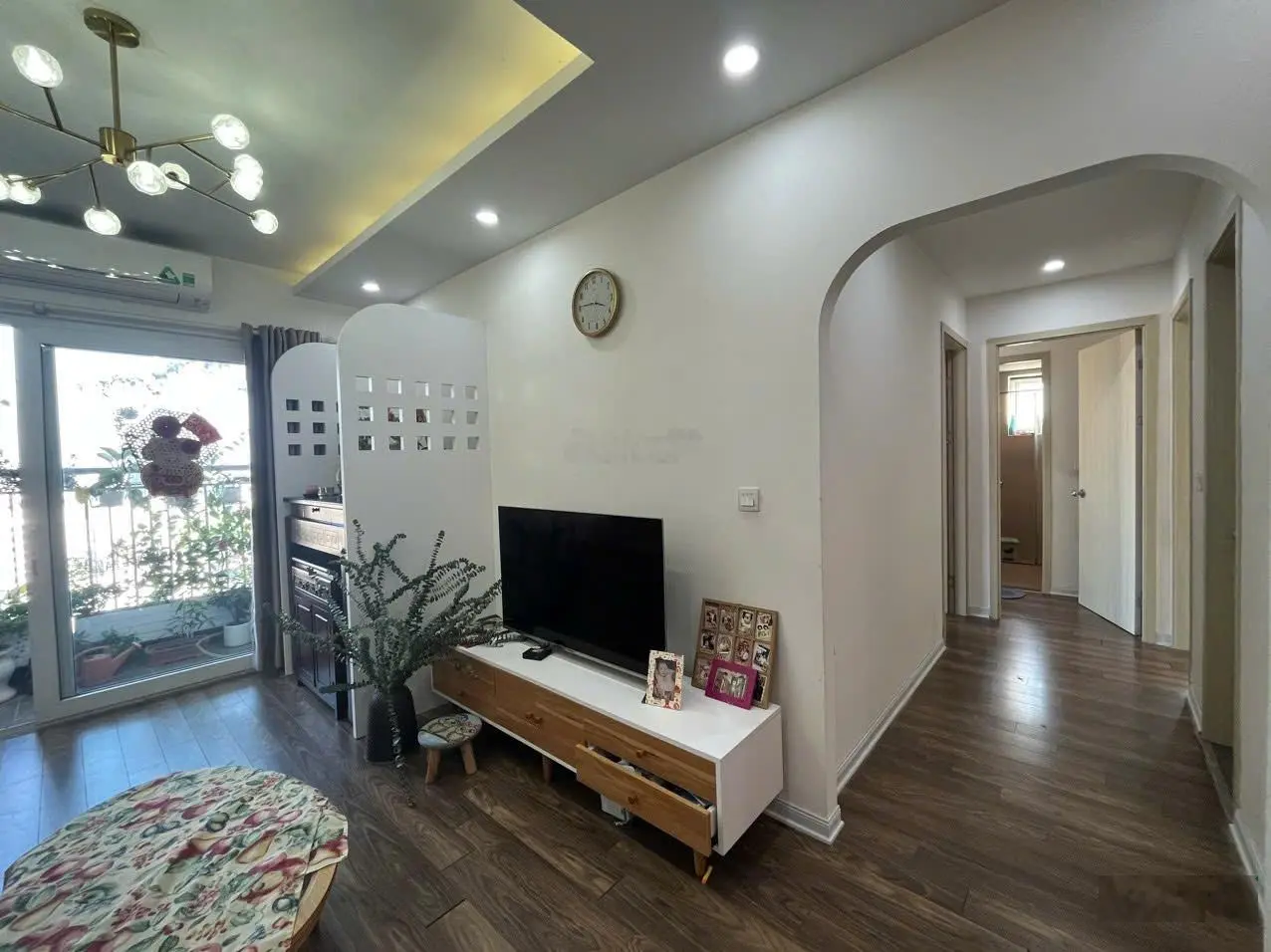 Bán nhanh căn 3 ngủ tầng trung, hướng Đông Nam, view trọn Hồ Tây đẹp, sẵn sổ, nhỉnh 8 tỷ,slot ô tô