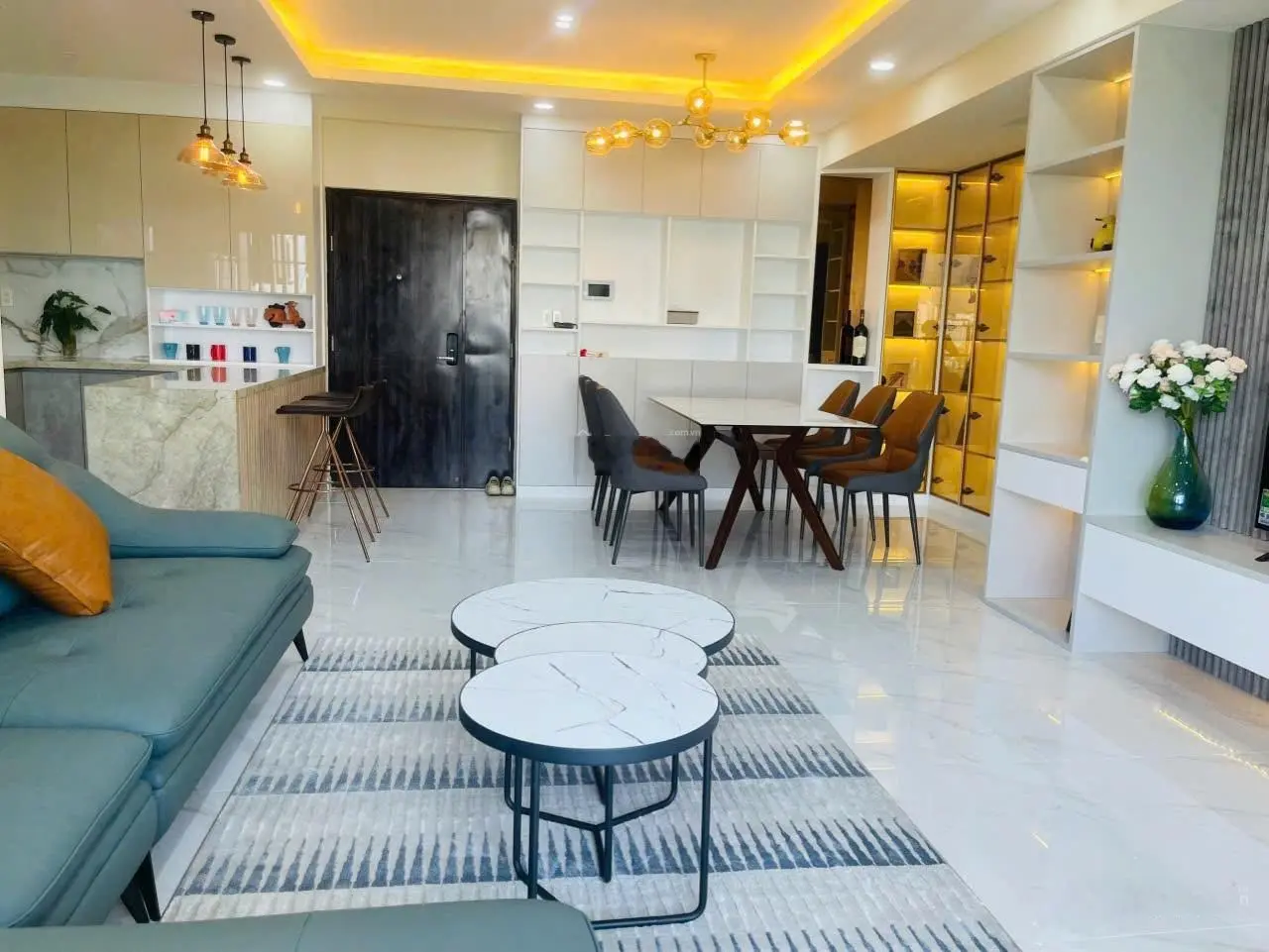 Chủ kẹt tiền cần bán nhanh căn hộ Star Hill 3PN lầu cao - view đông nam giá tốt LH 0918 889 ***