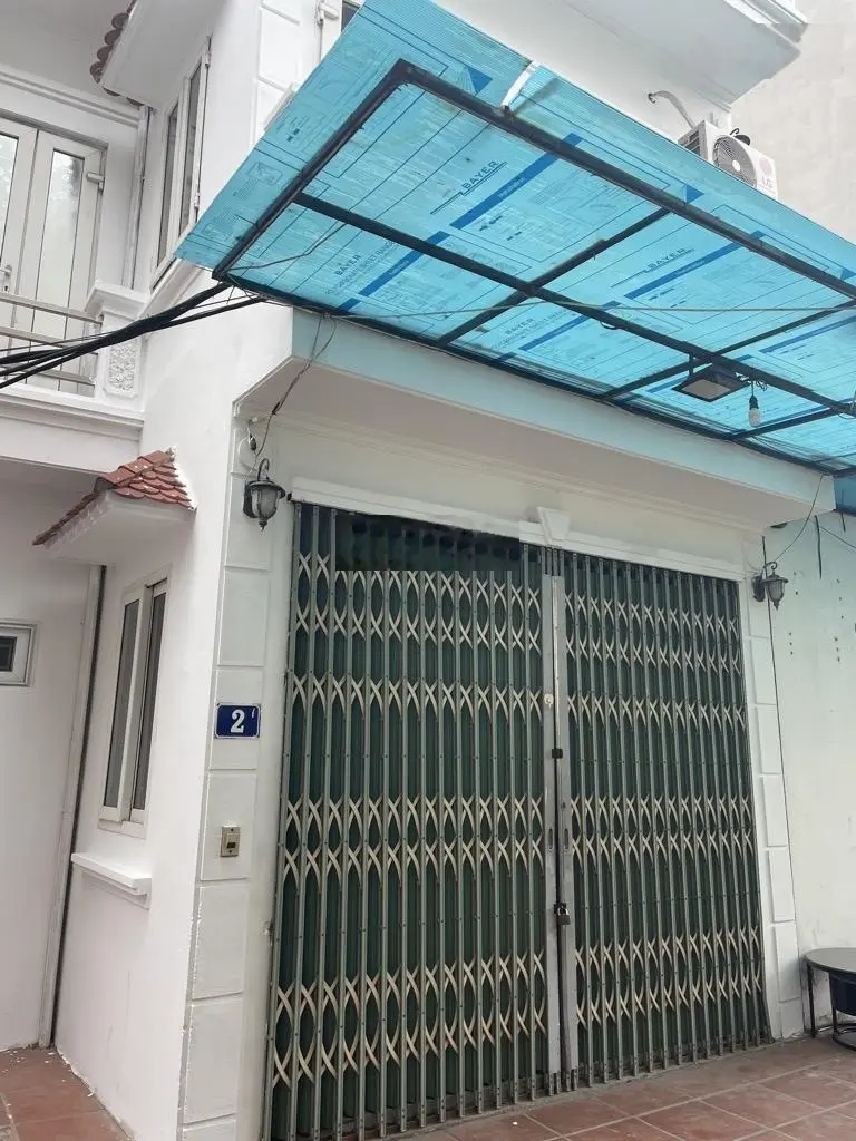 B,á,n nhà thanh am- thượng thanh- long biên. s 35m. 3 tầng. mt4m . hơn 4 tỷ. nhà dân xây kiên cố