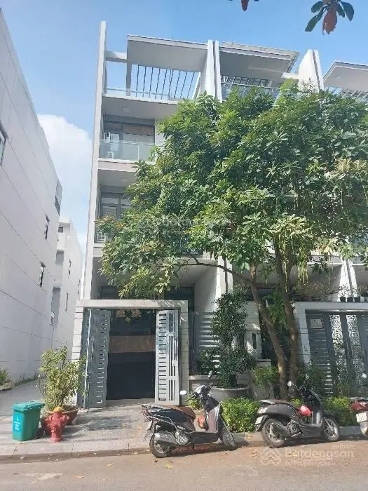 Nhà 5 tầng, kdc đẵng cấp quốc gia vạn phúc city, dòng tiền 30tr/th, 5x21, nhỉnh 17 tỷ.