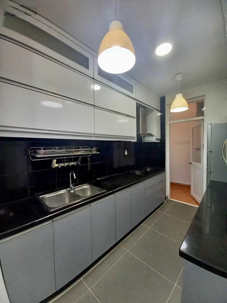 Bán căn hộ sky garden 3 dt 71m2 có 2pn 2wc giá 4.05 tỷ L 0903 113 ***
