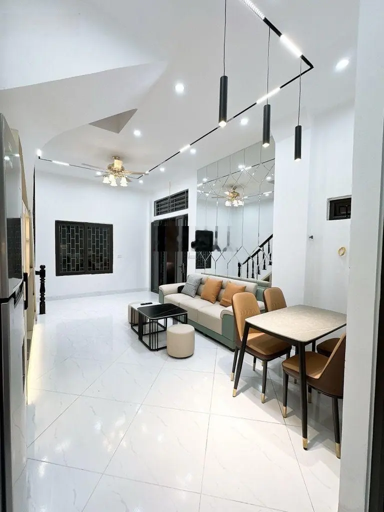 Hàng xóm times city -ngõ ba gác - gần phố - nhà lô góc 3 mặt thoáng tam trinh 40m2 3 tầng chỉ 3.75