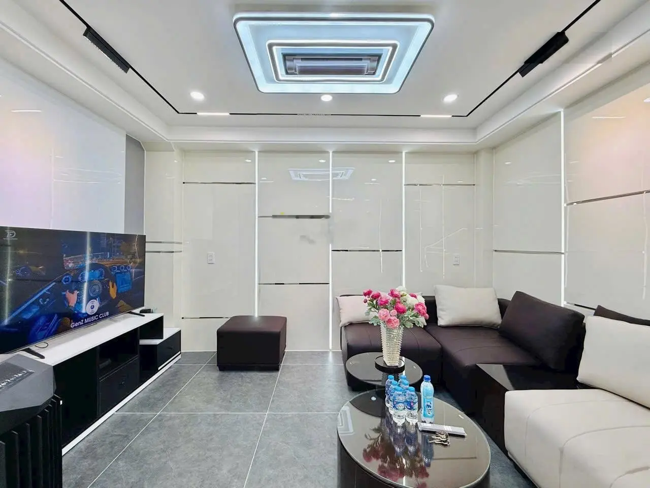 Cô lan bán nhà 56m2 2lầu giá 2.58tỷ ở hồ bá kiện quận 10 để về quê cần thơ sống cùng gia đình