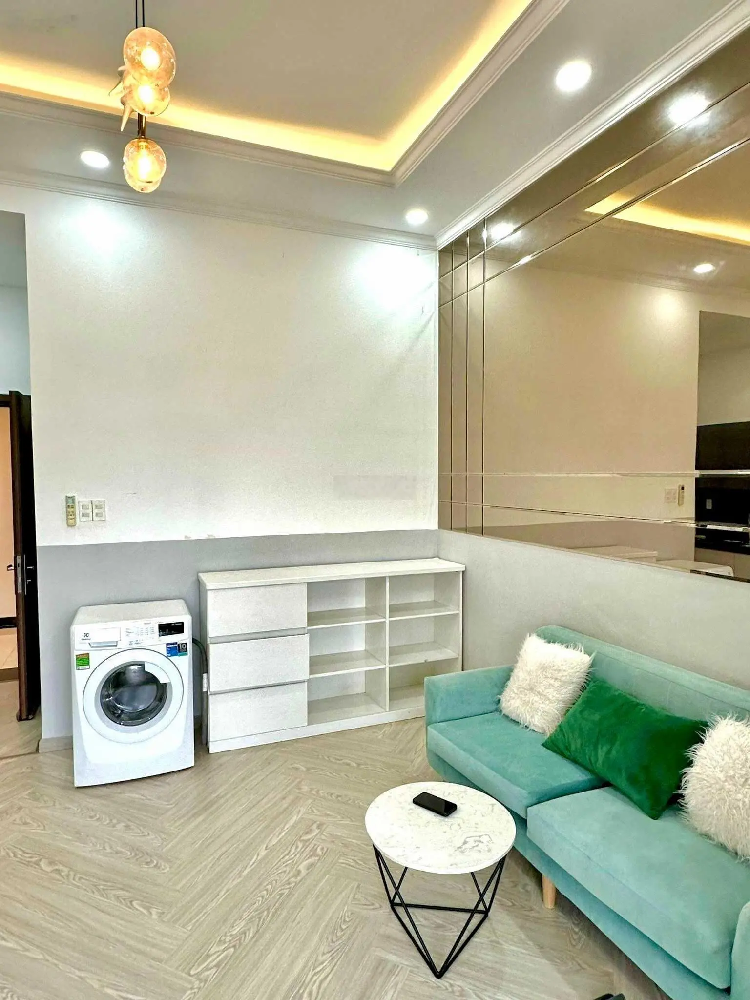The Sun Avenue Q2 - bán studio đầy đủ nội thất như hình chỉ 2.020 tỷ bao thuế phí. Có hỗ trợ vay