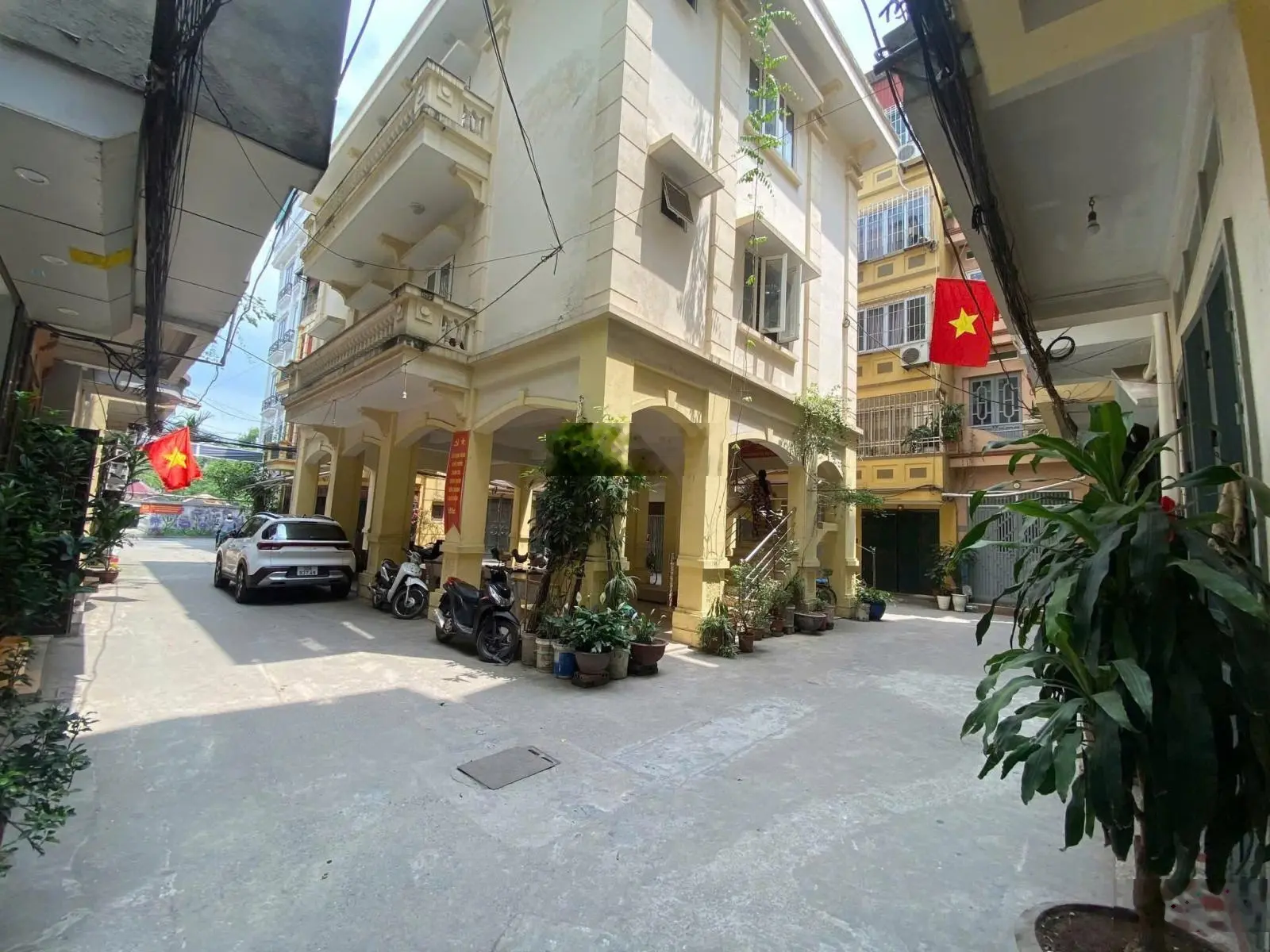Siêu hiếm ô tô đỗ cửa Vũ Tông Phan ngõ thông gần phố gần hồ 5T 33m2 ở, cho thuê 12tr/ tháng 8.5 tỷ
