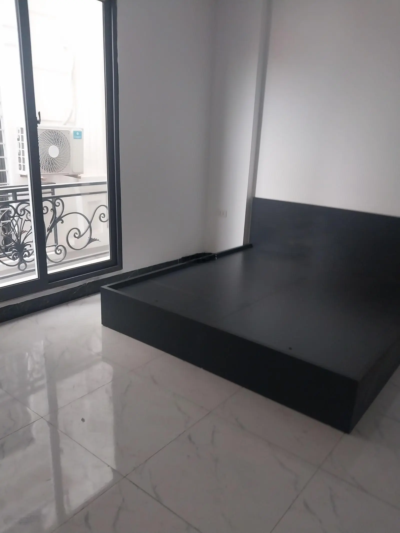 Chỉ với 2.6 tỷ sở hữu căn nhà 4tx33m2 view hồ đỉnh cao ngay tại trung tâm tt chúc sơn 500m ra ql6a