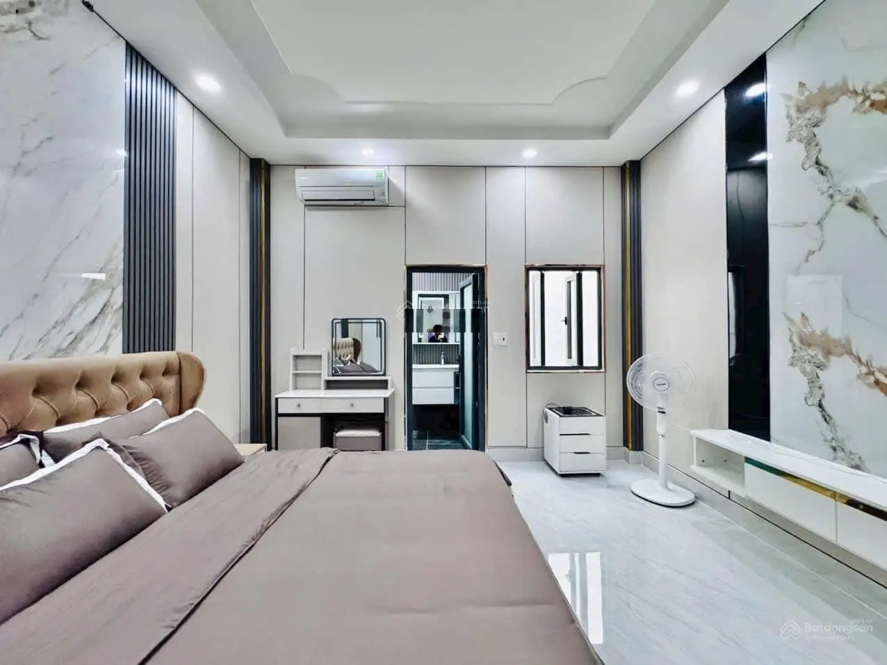 Chính chủ cần bán nhanh nhà đẹp Nguyễn Văn Nghi- GV. DT: 64m2. GIÁ 3TỶ560. Cho thuê 18tr/th. Sổ sẵn