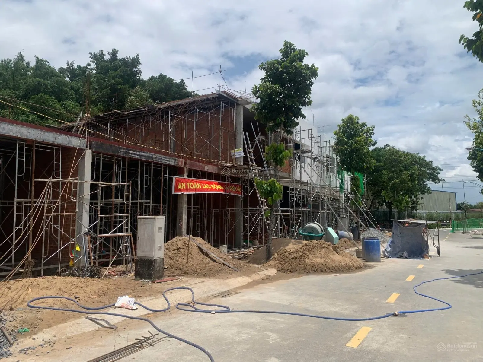 Chỉ cần 990tr sở hữu ngay nhà hoàn thiện mặt tiền thành phố Thuận An, Bình Dương
